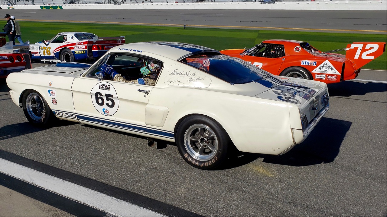 ROAD & TRACK: SHELBY GT350 MUSTANG