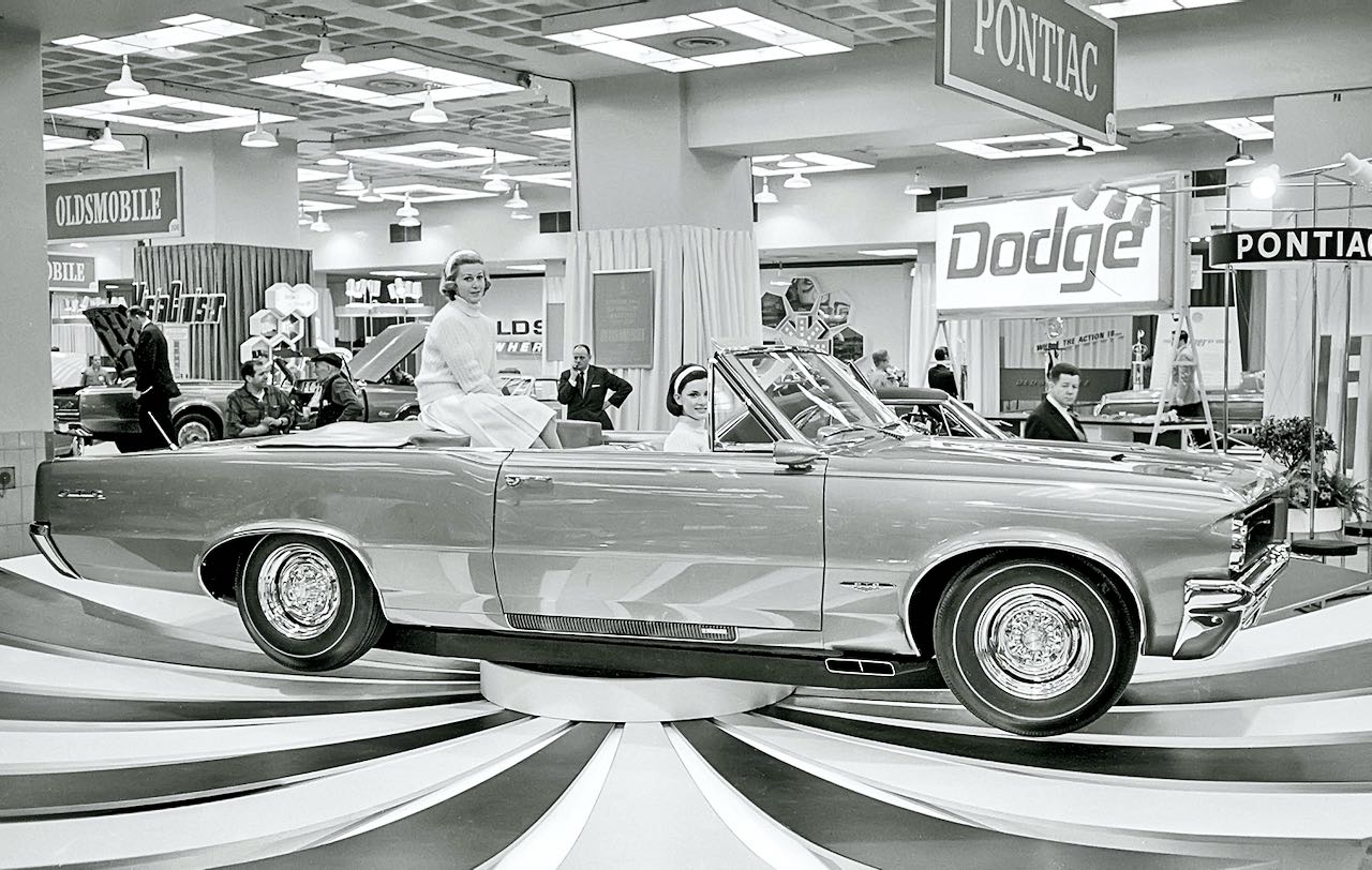 ’64 PONTIAC GTO IGNITES THE SUPERCAR REVOLUTION
