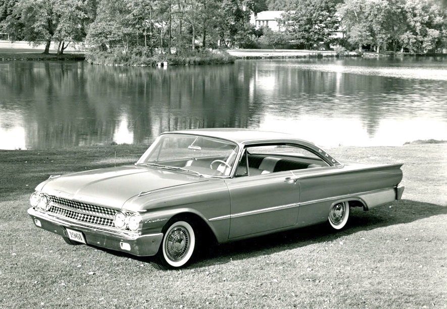’61 FORD SHOWROOM SUPERCAR