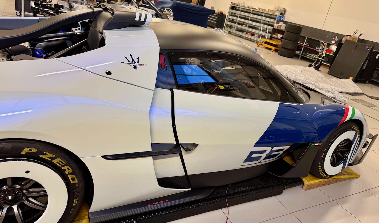 MASERATI MCXtrema: UP CLOSE & PERSONAL!