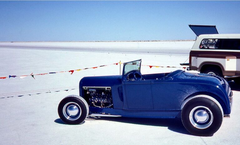 FLATHEADS FOREVER: HISTORY OF HOT RODDING
