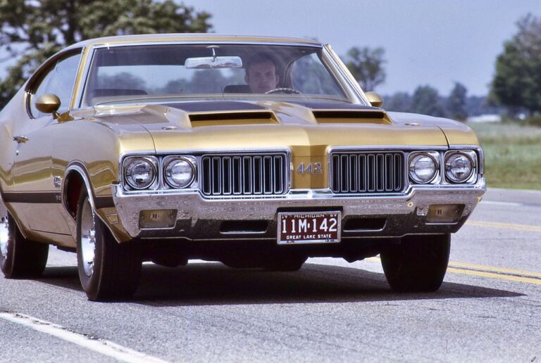 ’70 OLDS W30 4-4-2 ROAD WARRIOR