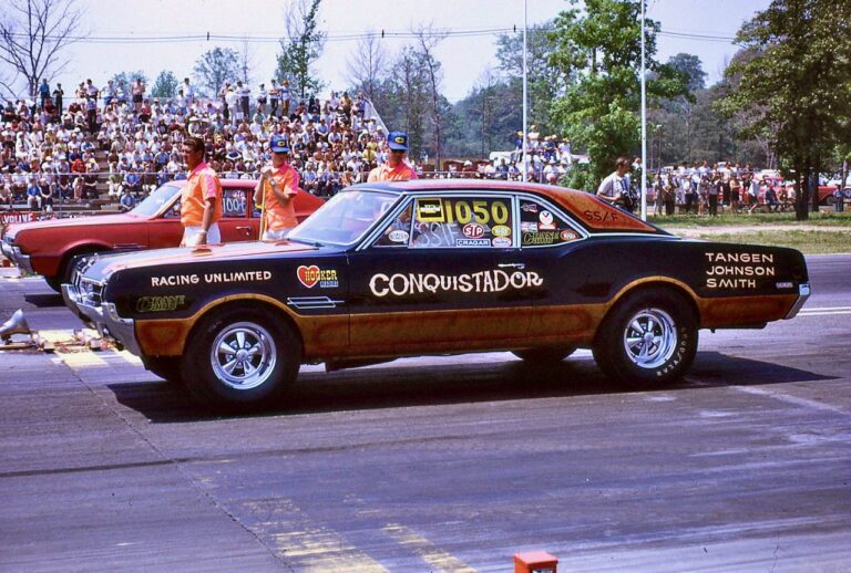 ’66 OLDS TRI-POWER 4-4-2: SERIOUS SUPERCAR